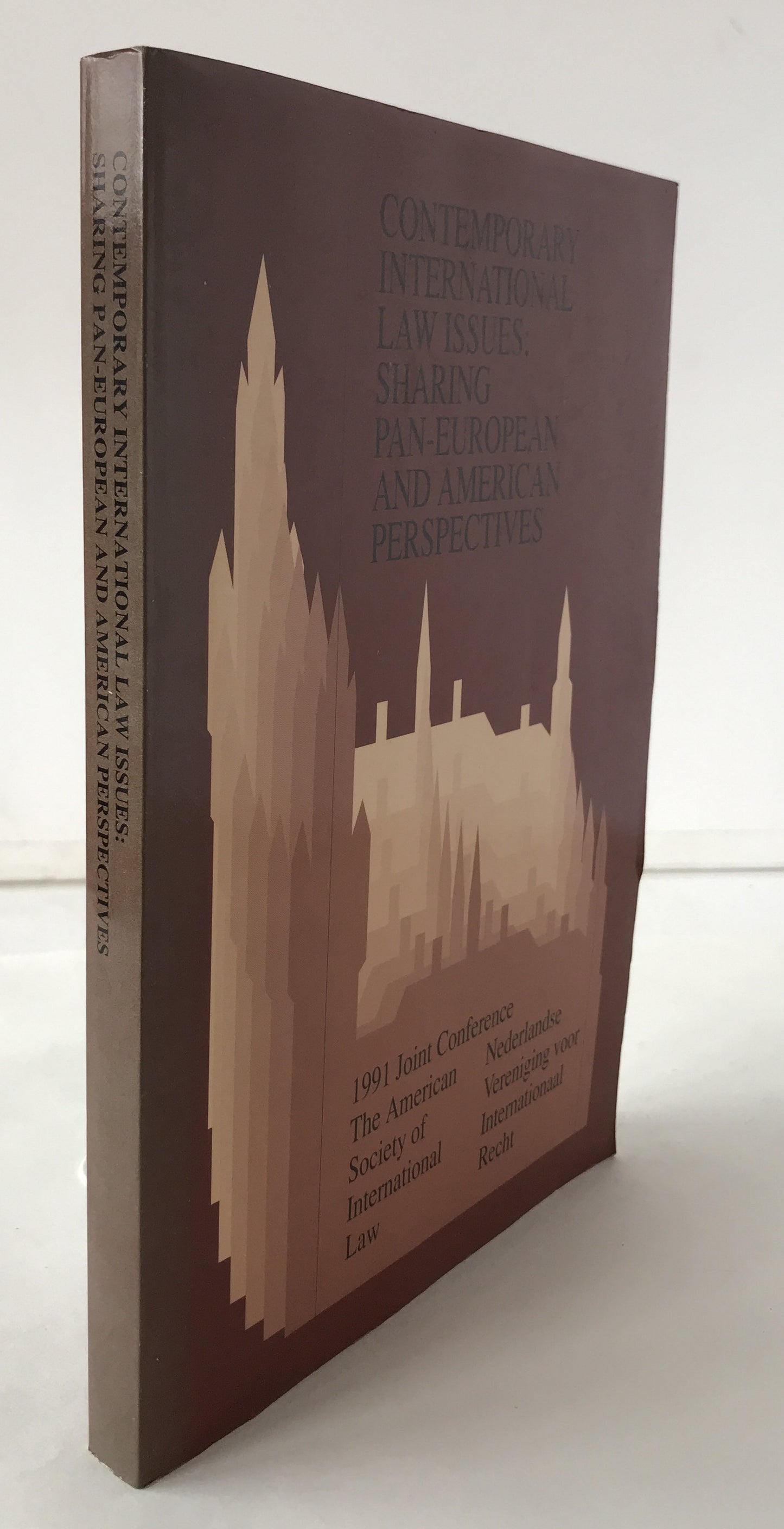 Contemporary International Law Issues: Sharing Pan-European and American Perspectives. (英語版) ハードカバー